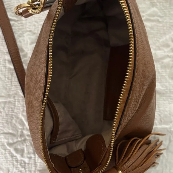 Michael Kors Carmel/ Tan Leather Shoulder Bag with Gold Chain - Picture 6 of 10